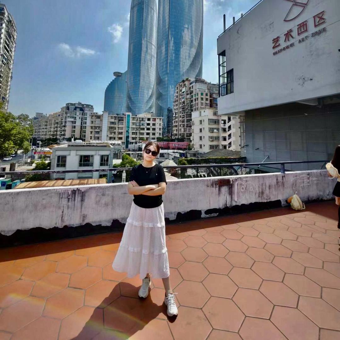 罗小姐