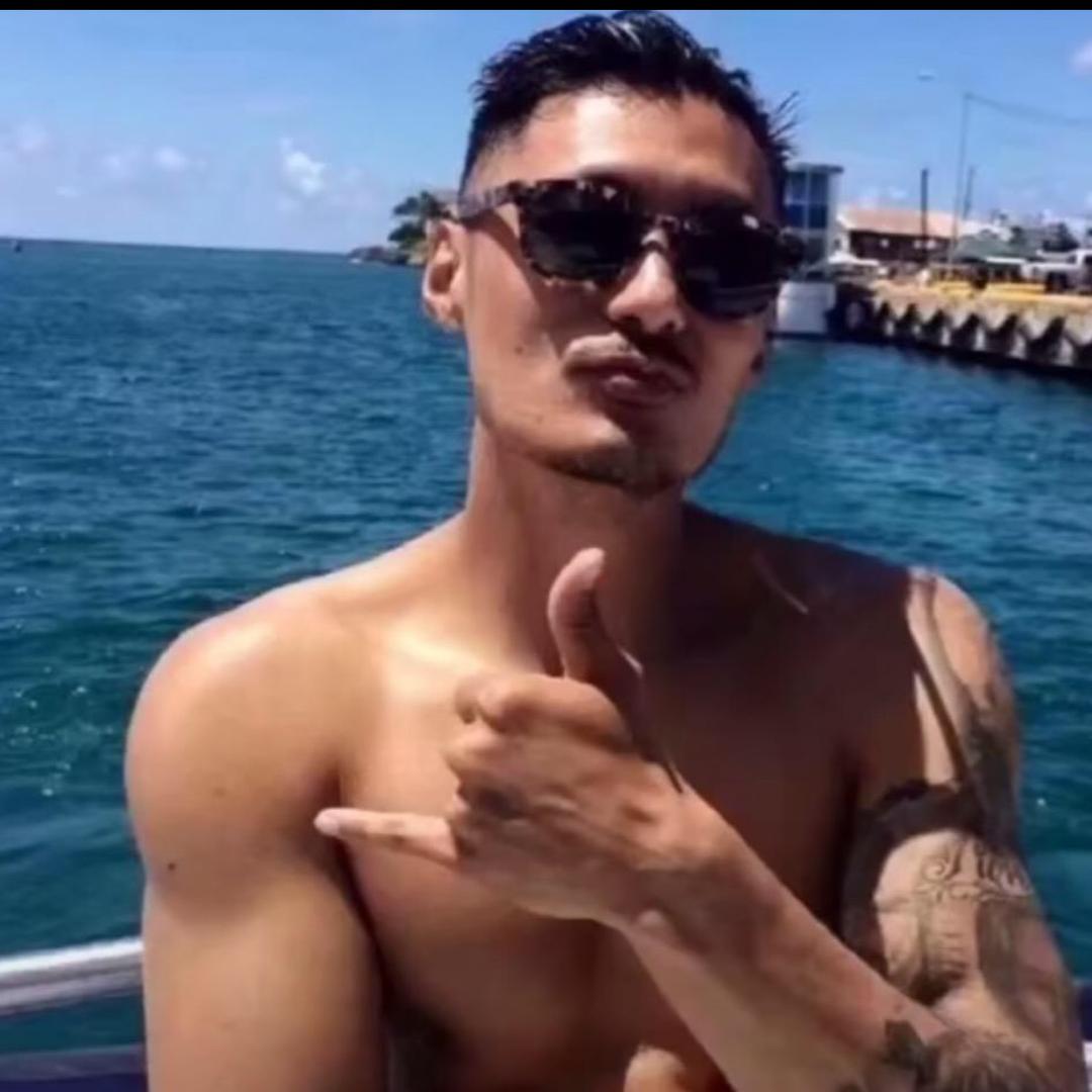 L🐋航