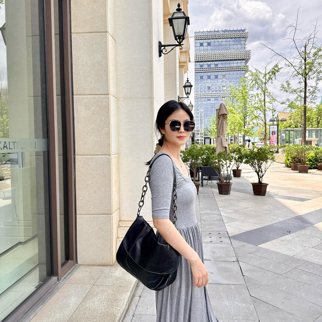 @依一