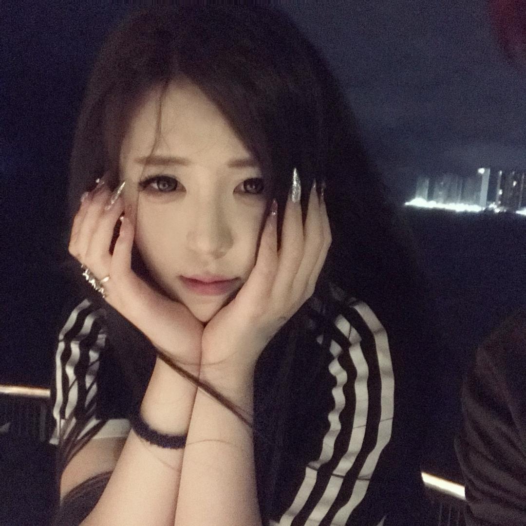 小神彤