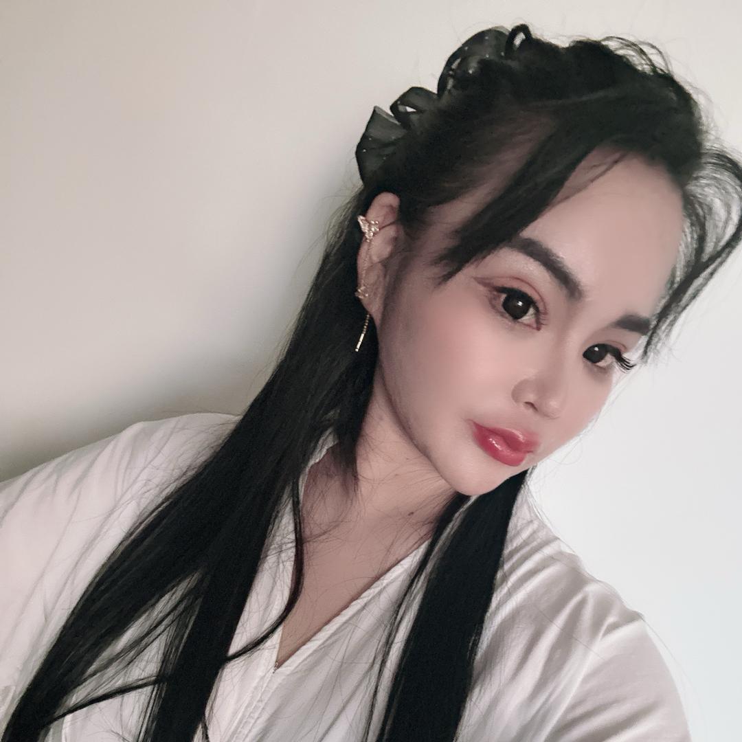 爱吃🐟的 Miss Li