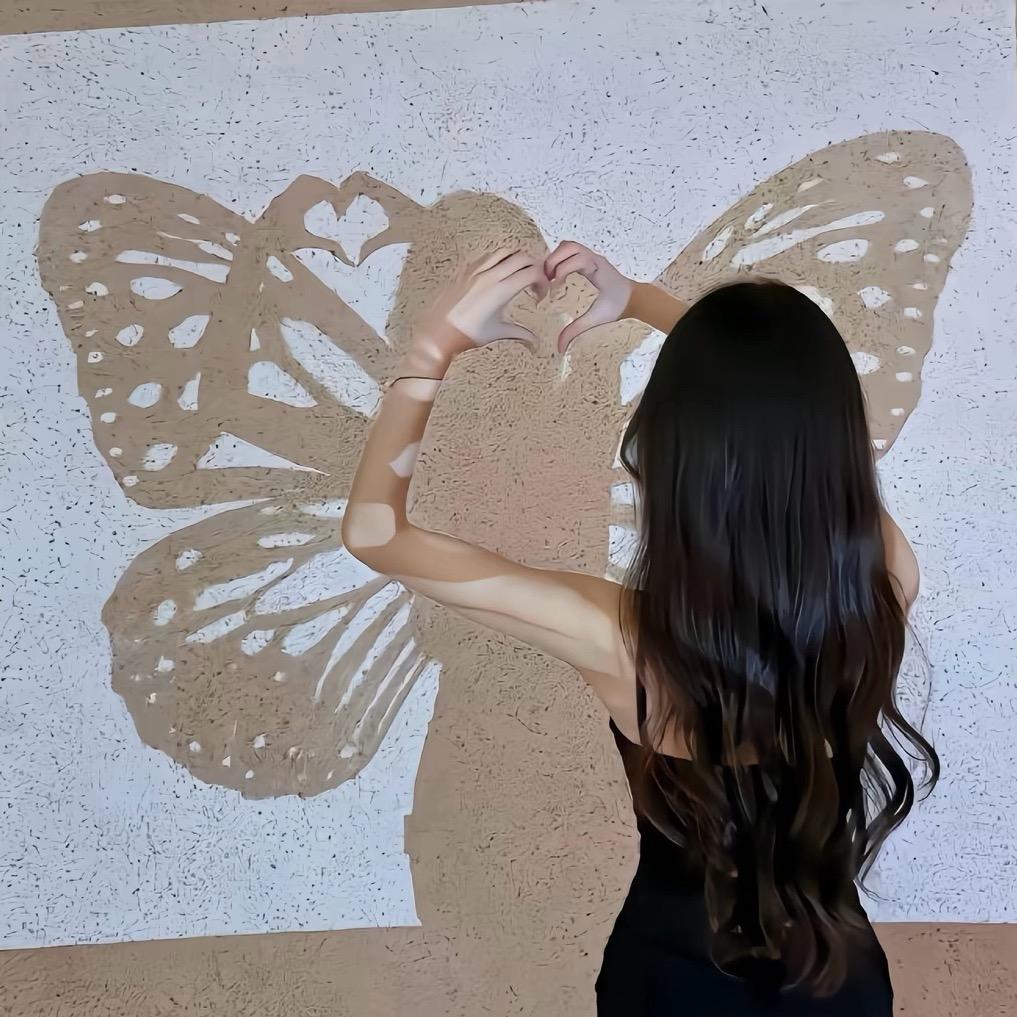 淋湿的小芸.