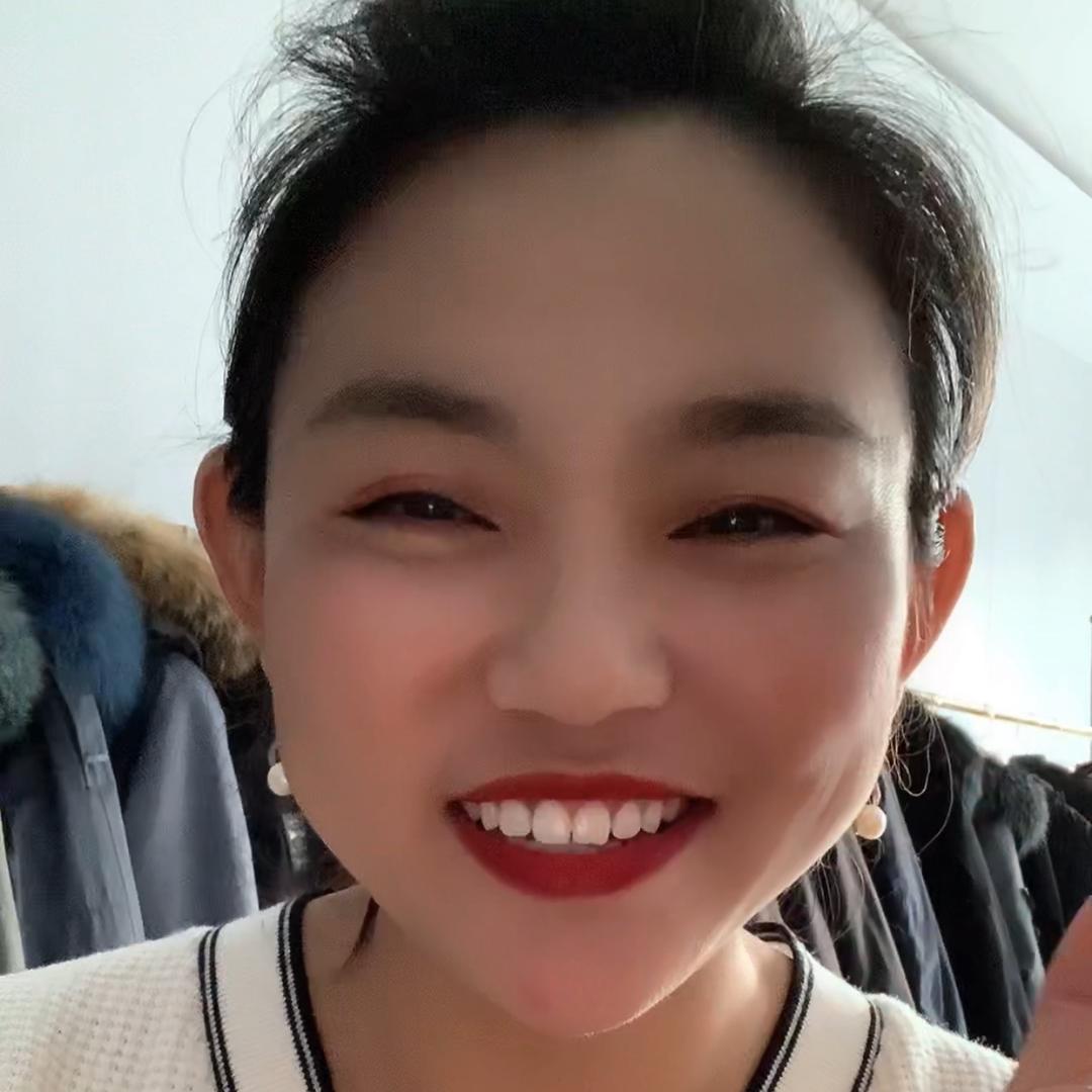 红娜穿搭