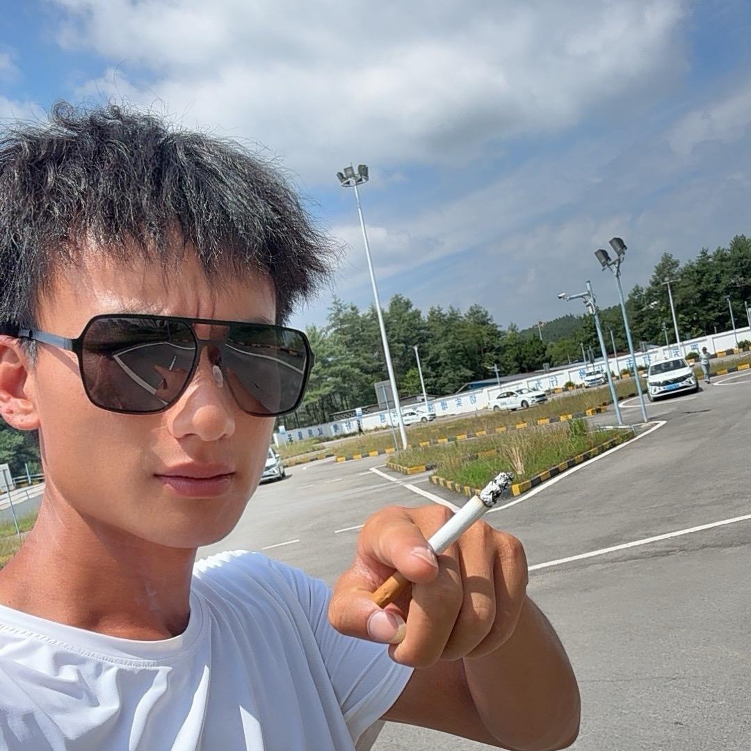 镇雄万里驾校(曾教练)