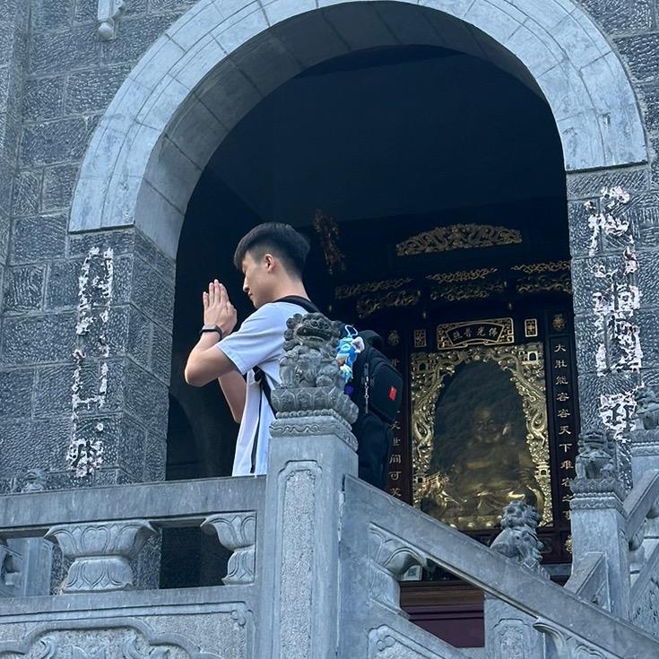 M天吃不饱.