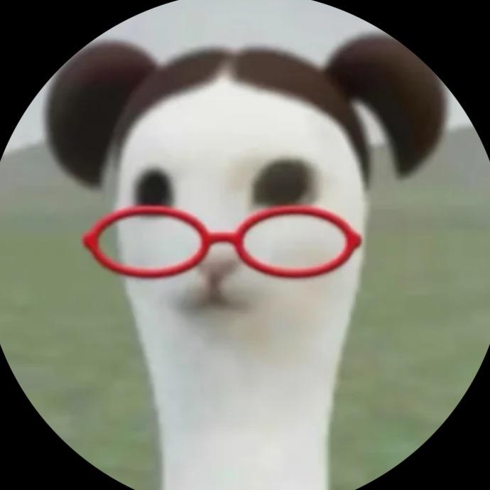 忙着和八块腹肌帅哥一起喂鸡