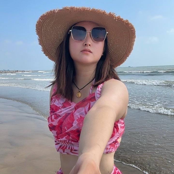 浠浠吖