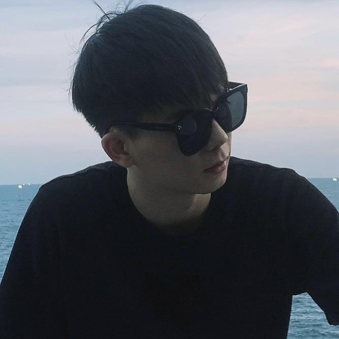 余文乐。