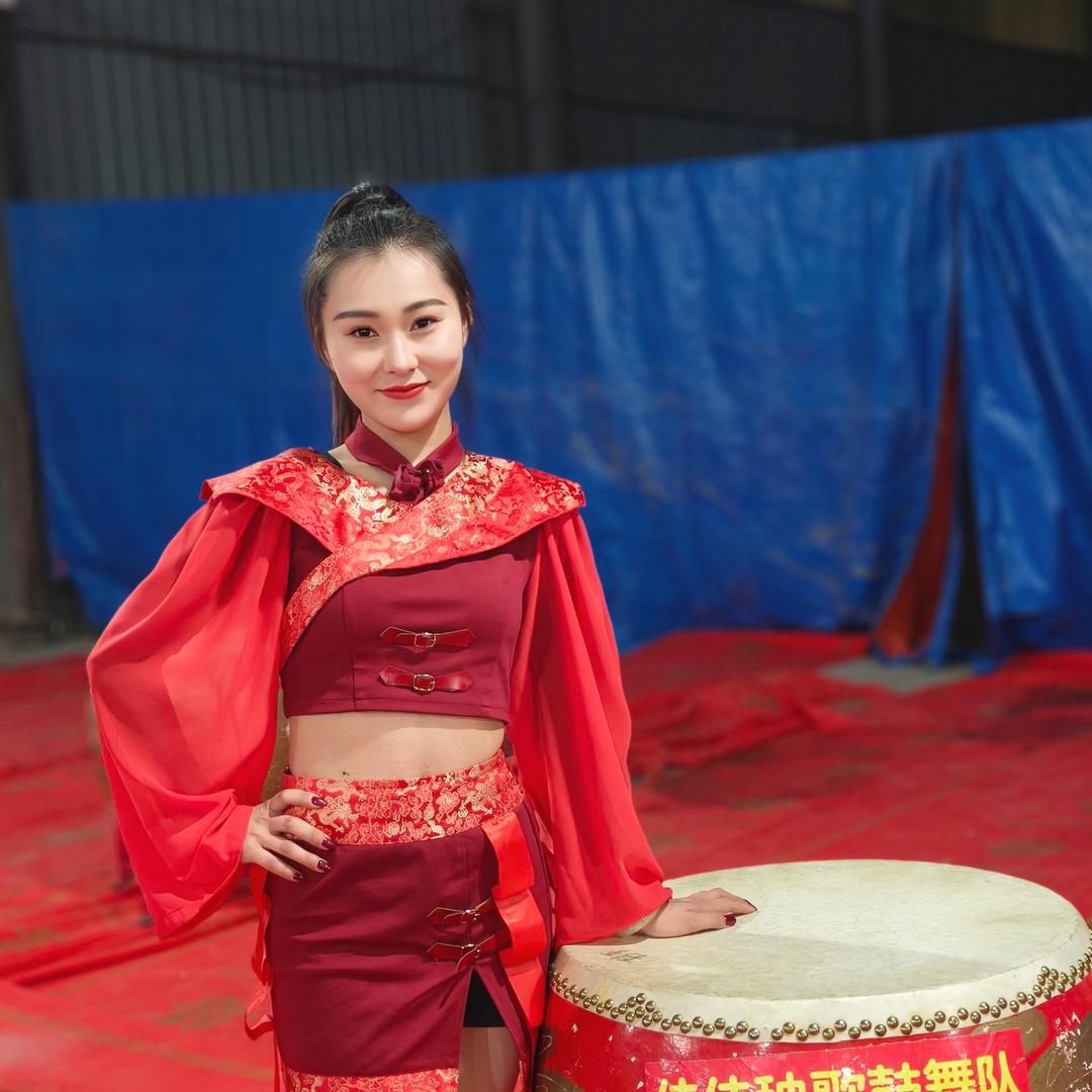 章丘佳佳秧歌鼓舞团-团长 佳佳