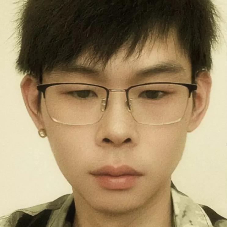 爱吃玫瑰豆浆的侯影头像