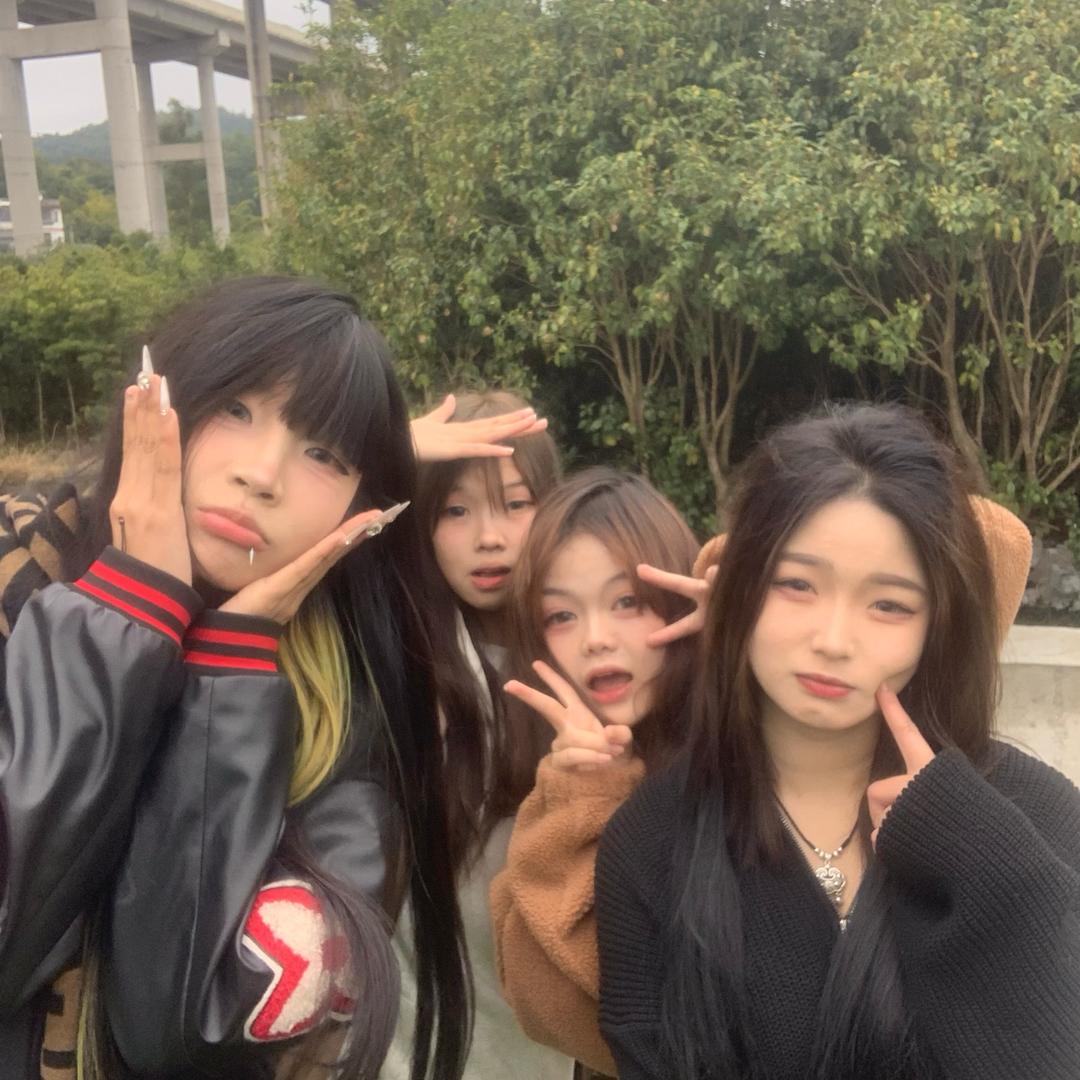 小辣椒🌶️ㅤ︋︉︋︍︋ㅤㅤ︉︋︍ㅤ