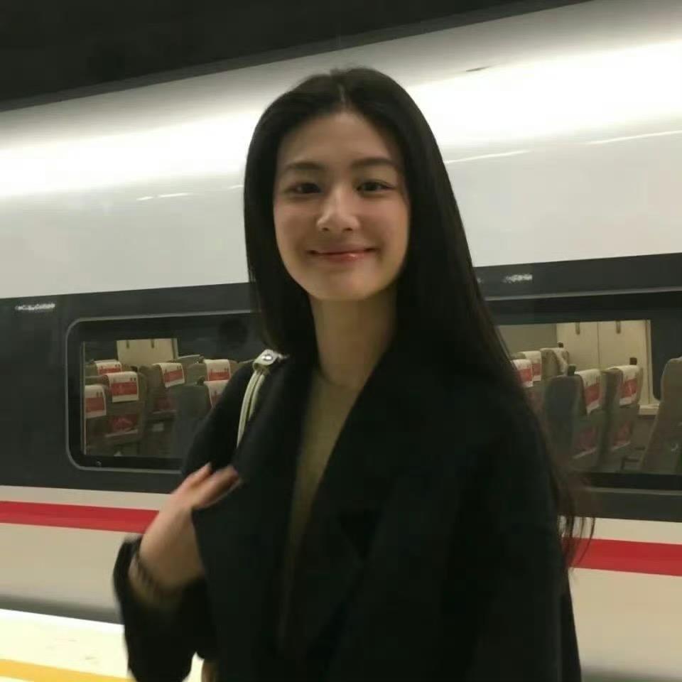 妮 妮
