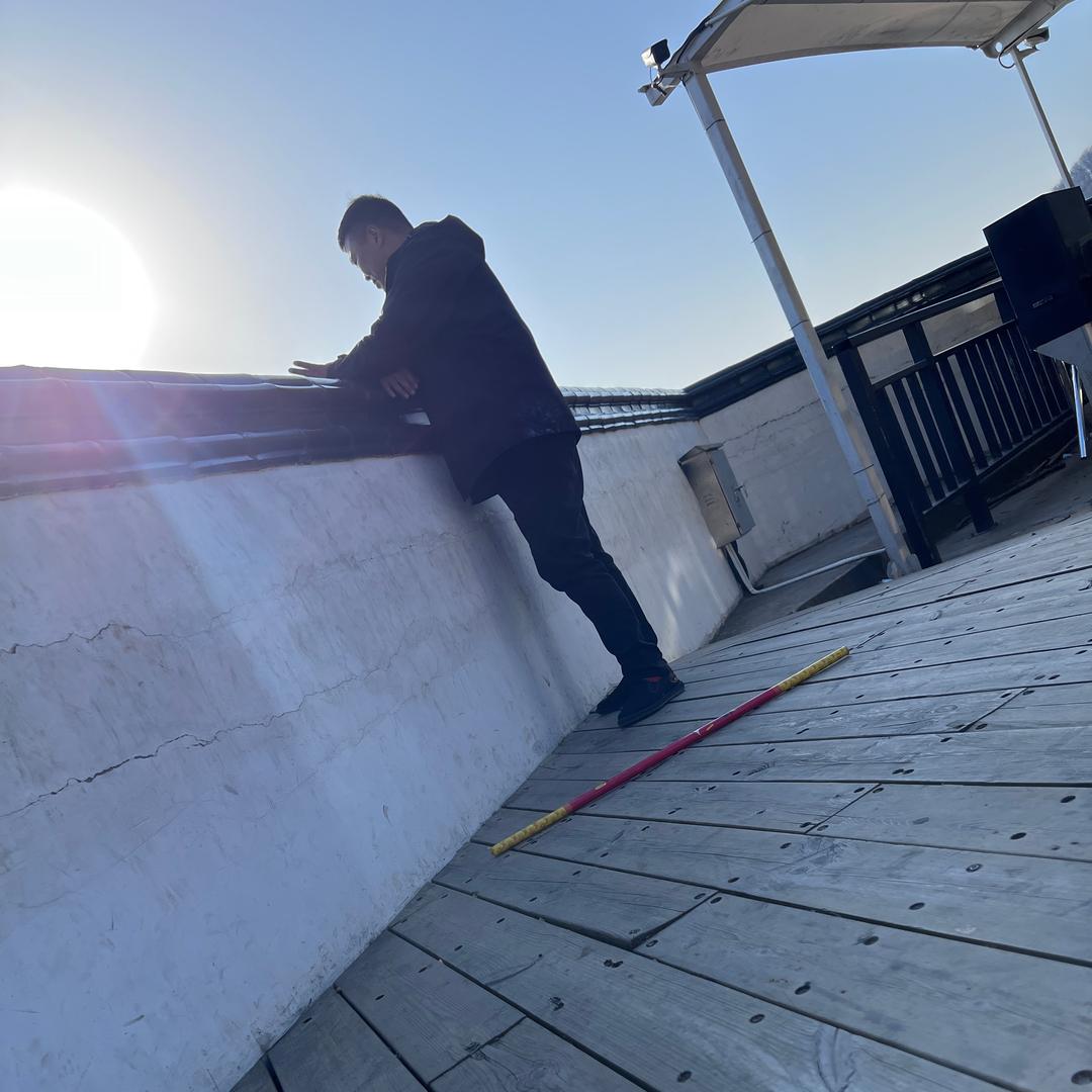 ⁰¹ 左右ꦿ逢袁