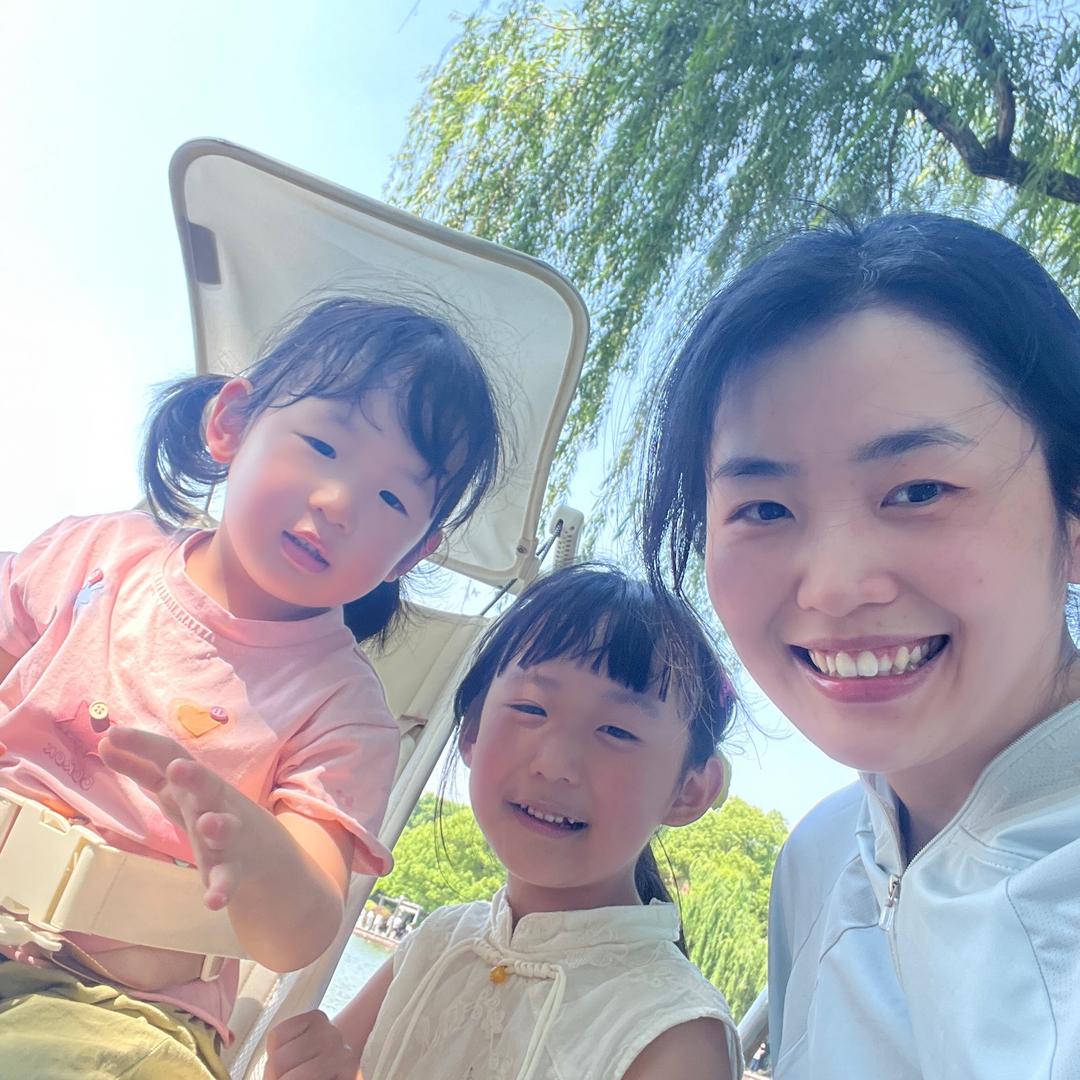 汐妈带俩娃