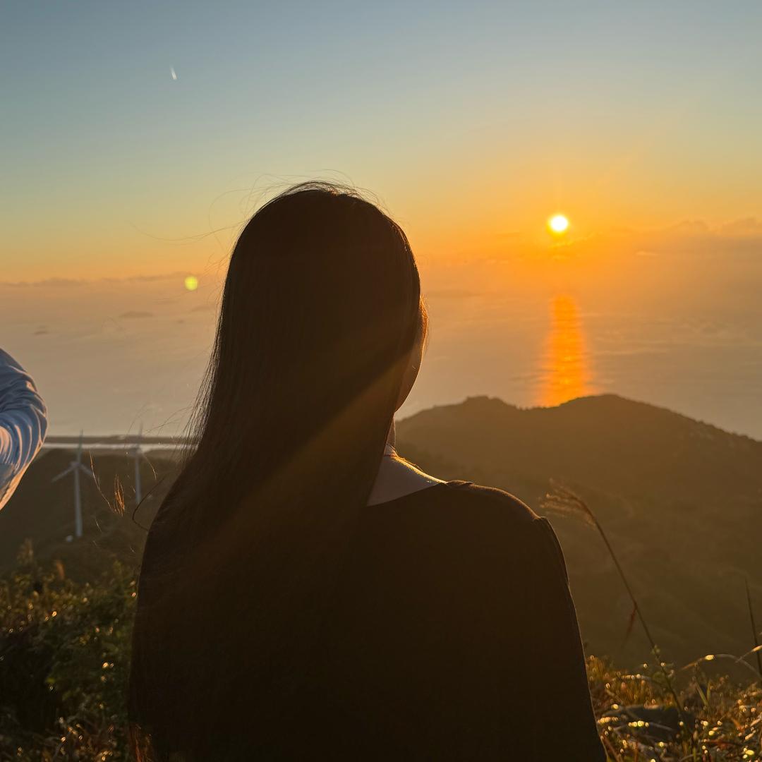 Liˊᗜˋi    Liᙏ̤̫͚i