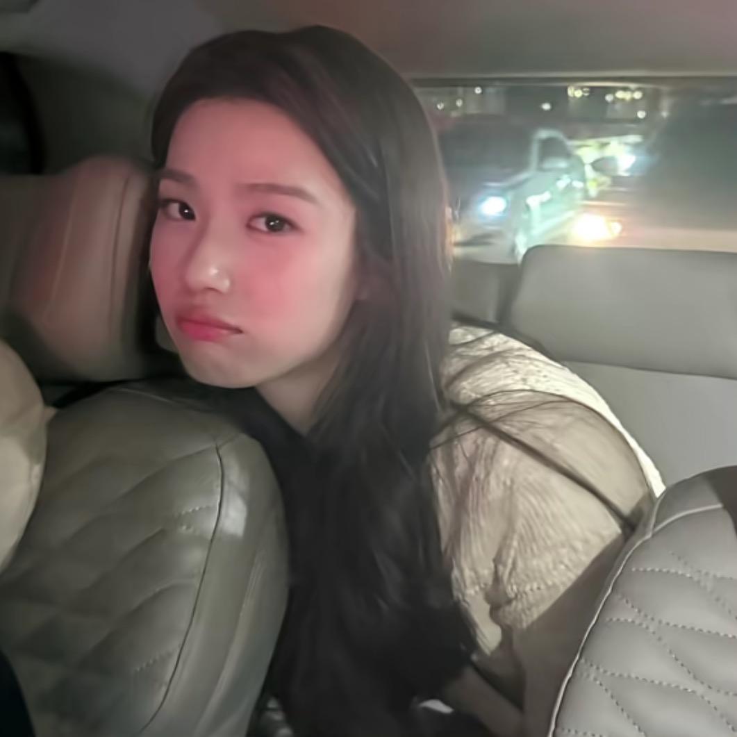 7￴ ￴ ￴ ￴￴ ￴