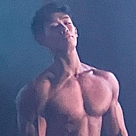 辣目男子