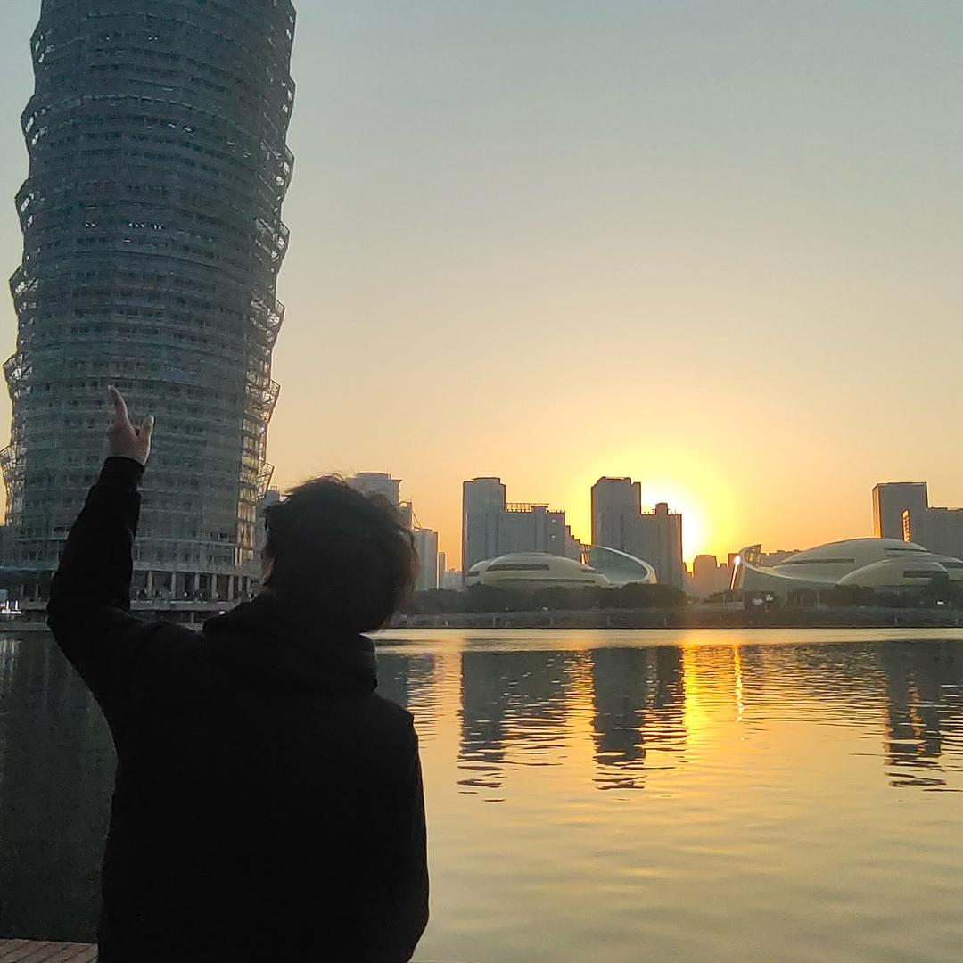 @（我）不是人机
