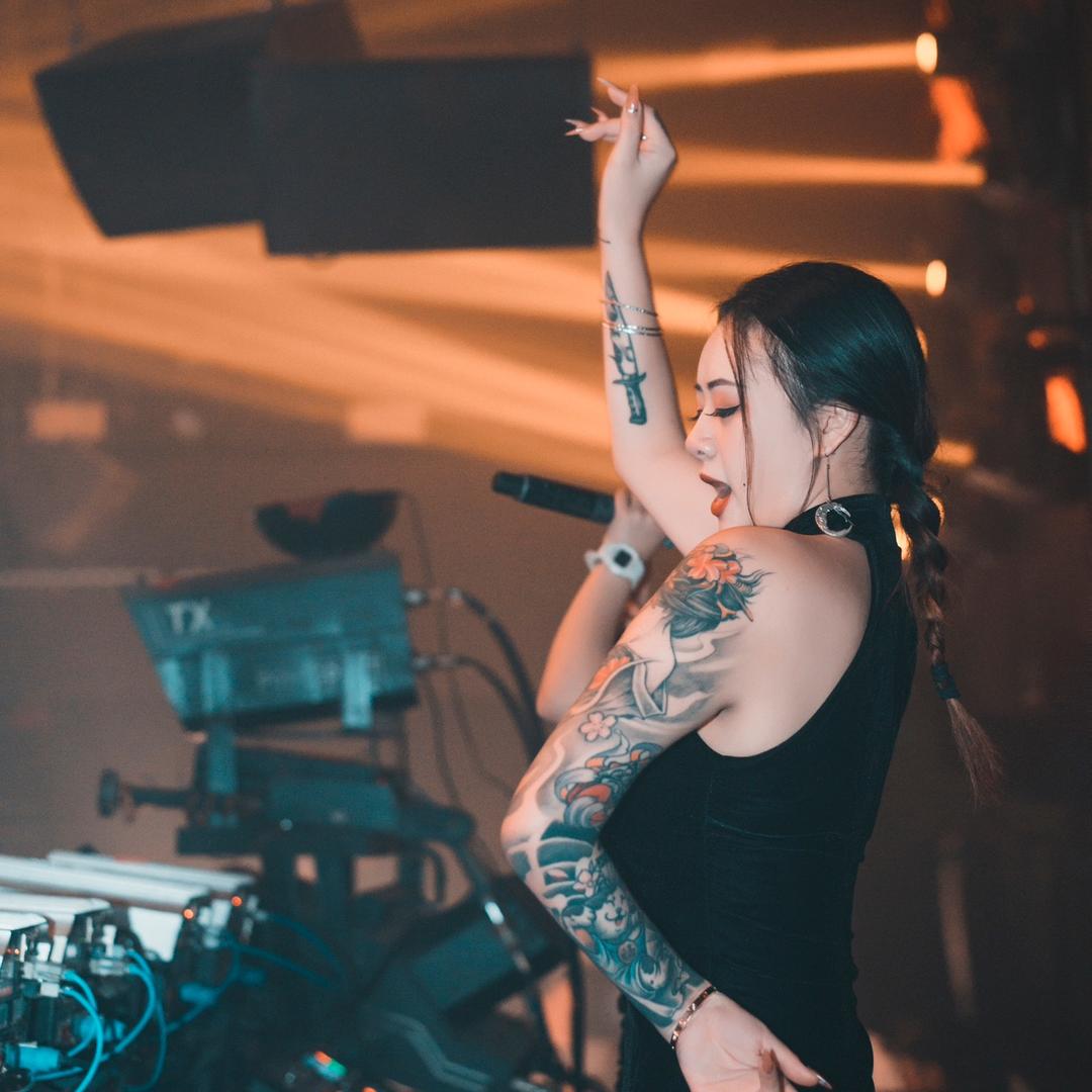 DJ-Libby（爱蹦哒）
