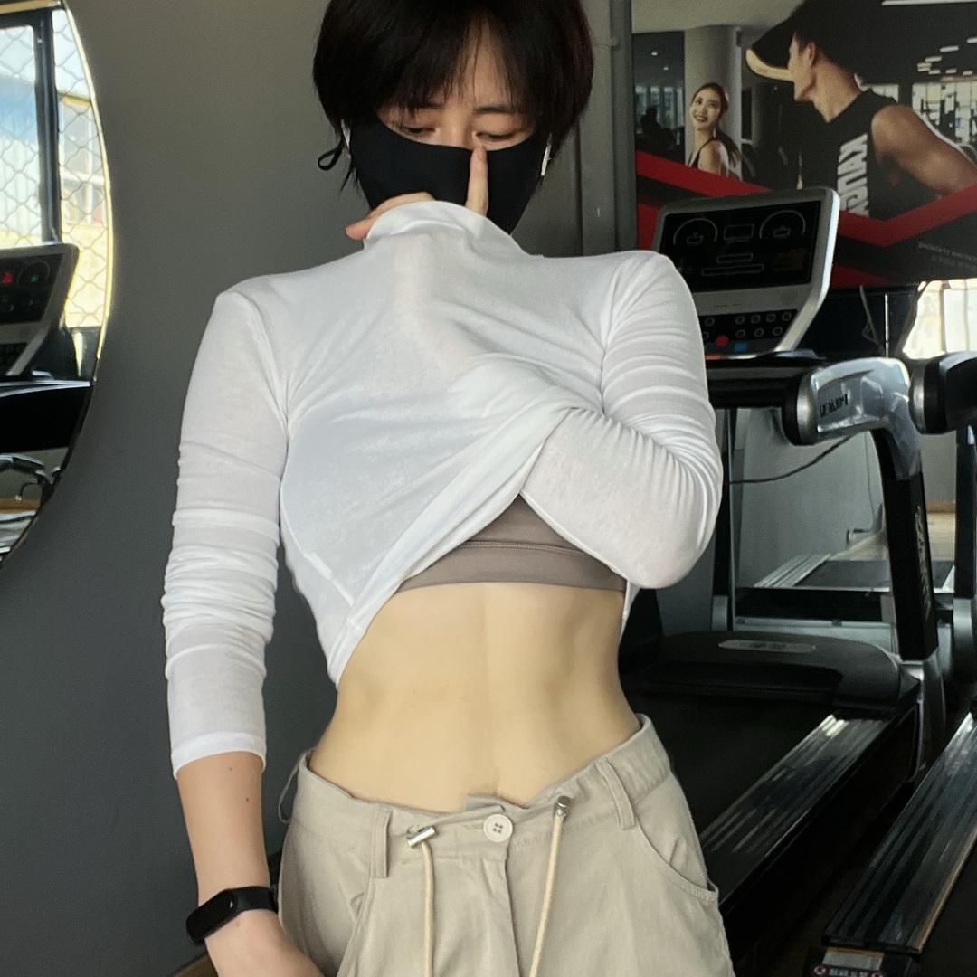 短发小巫女