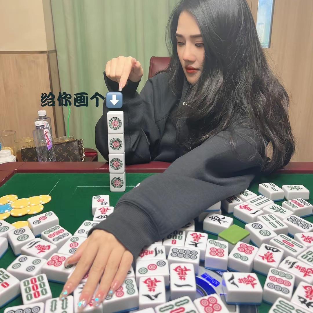 带刺的冷小姐🌈