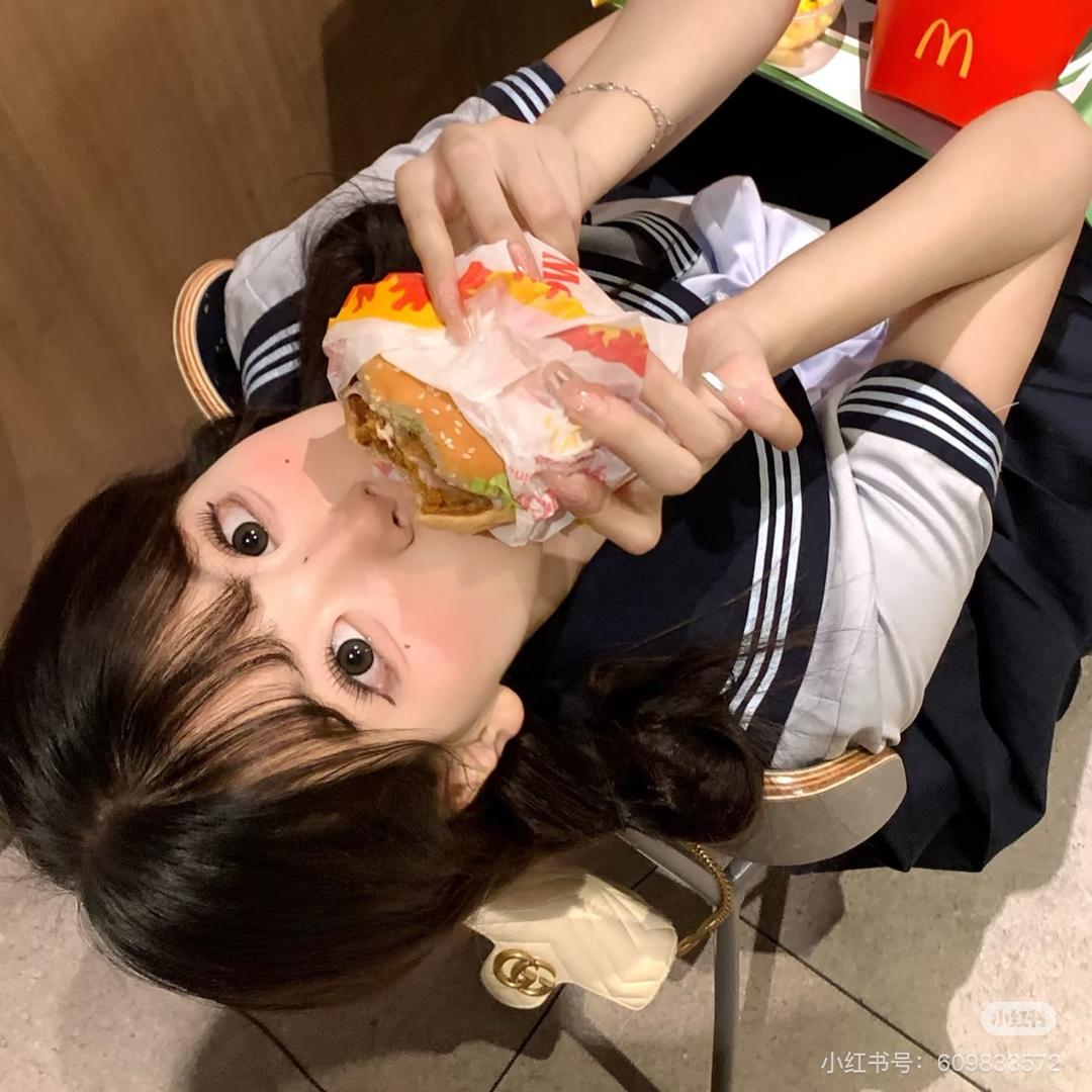 萌萌饼饼酱🍔