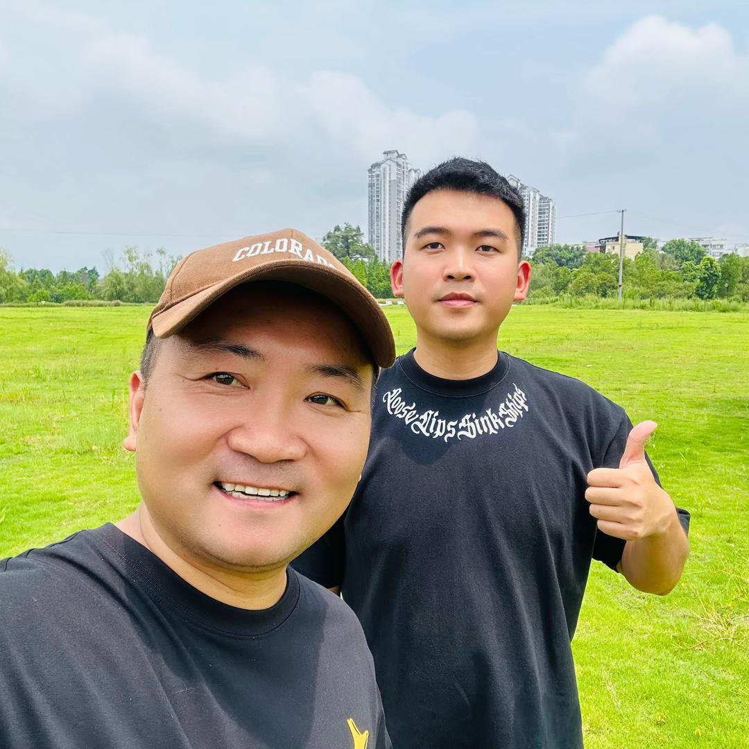 重庆大欣（大饼哥与小曾）