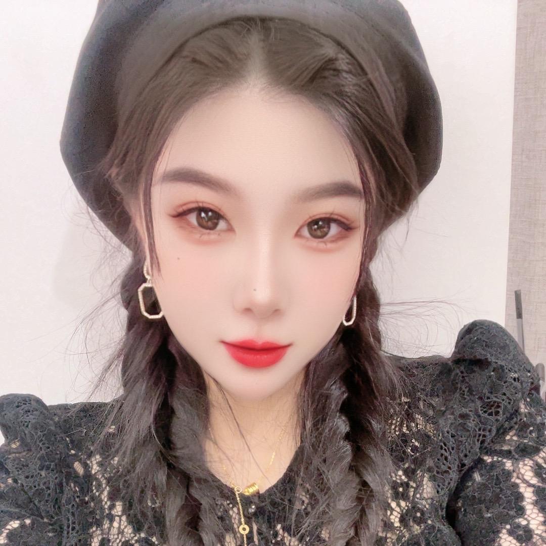 嘴角上扬😍😍