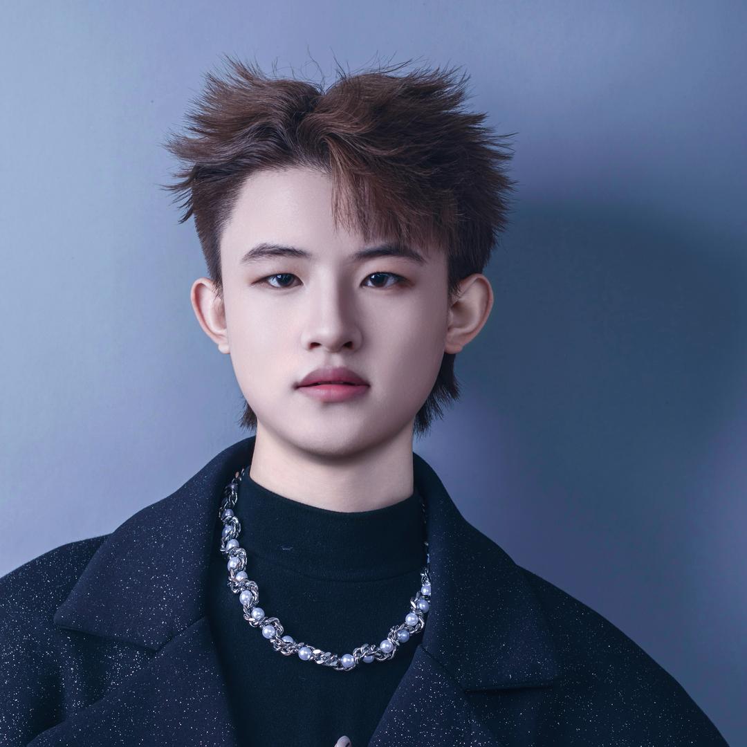 丝月小路 教染发