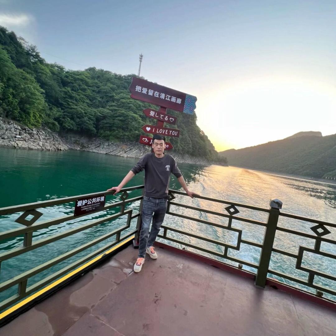 史毛毛。中铝高端系统窗