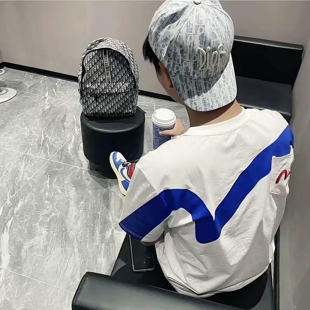 擎旗自有后来人