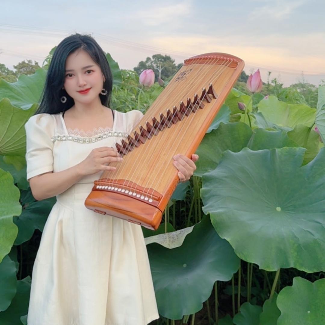 教弹琴的李姑姑