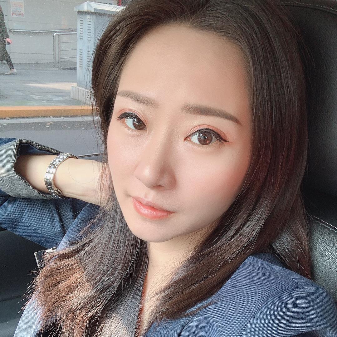 隆昌九格红火锅店