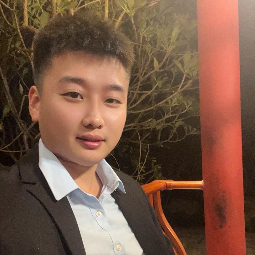 亮亮