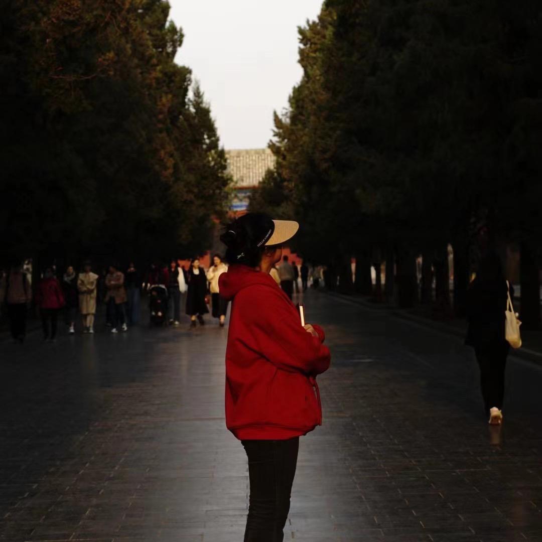 帽帽不防风啊