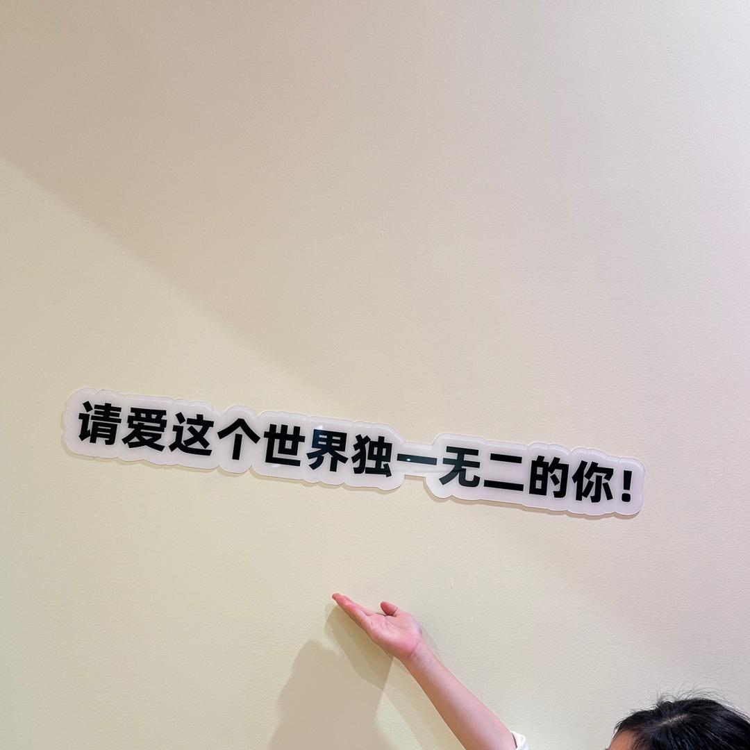 小新卖蜡笔
