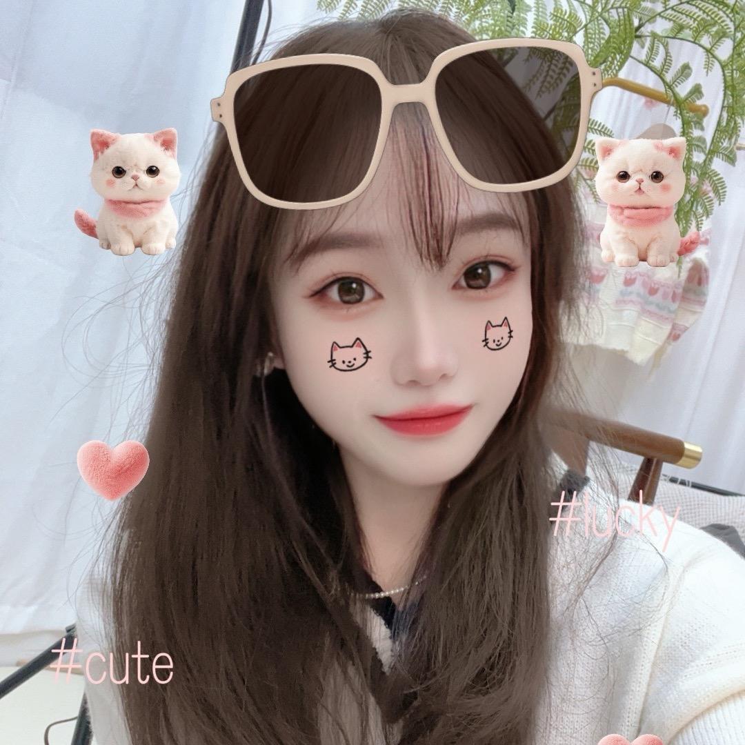 ᥫᩣ༠°james
