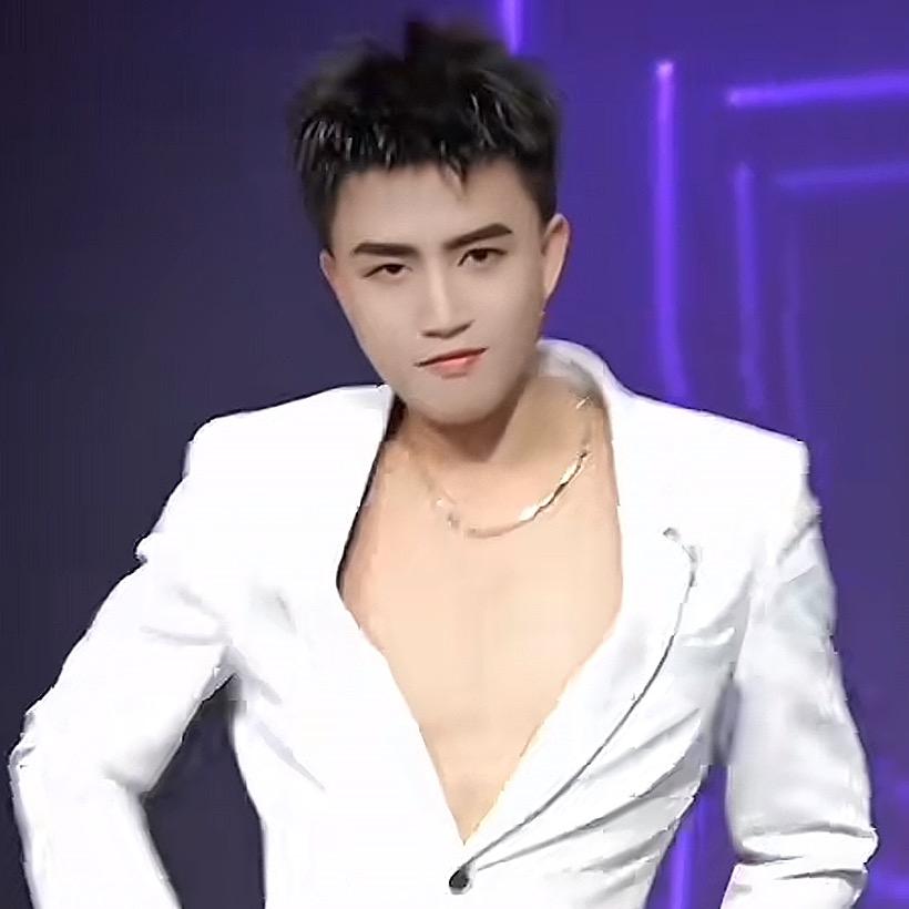 阿松（梦想舞团航少团队）