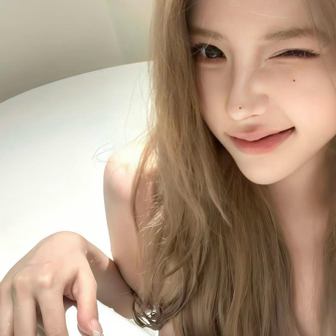 周·周.