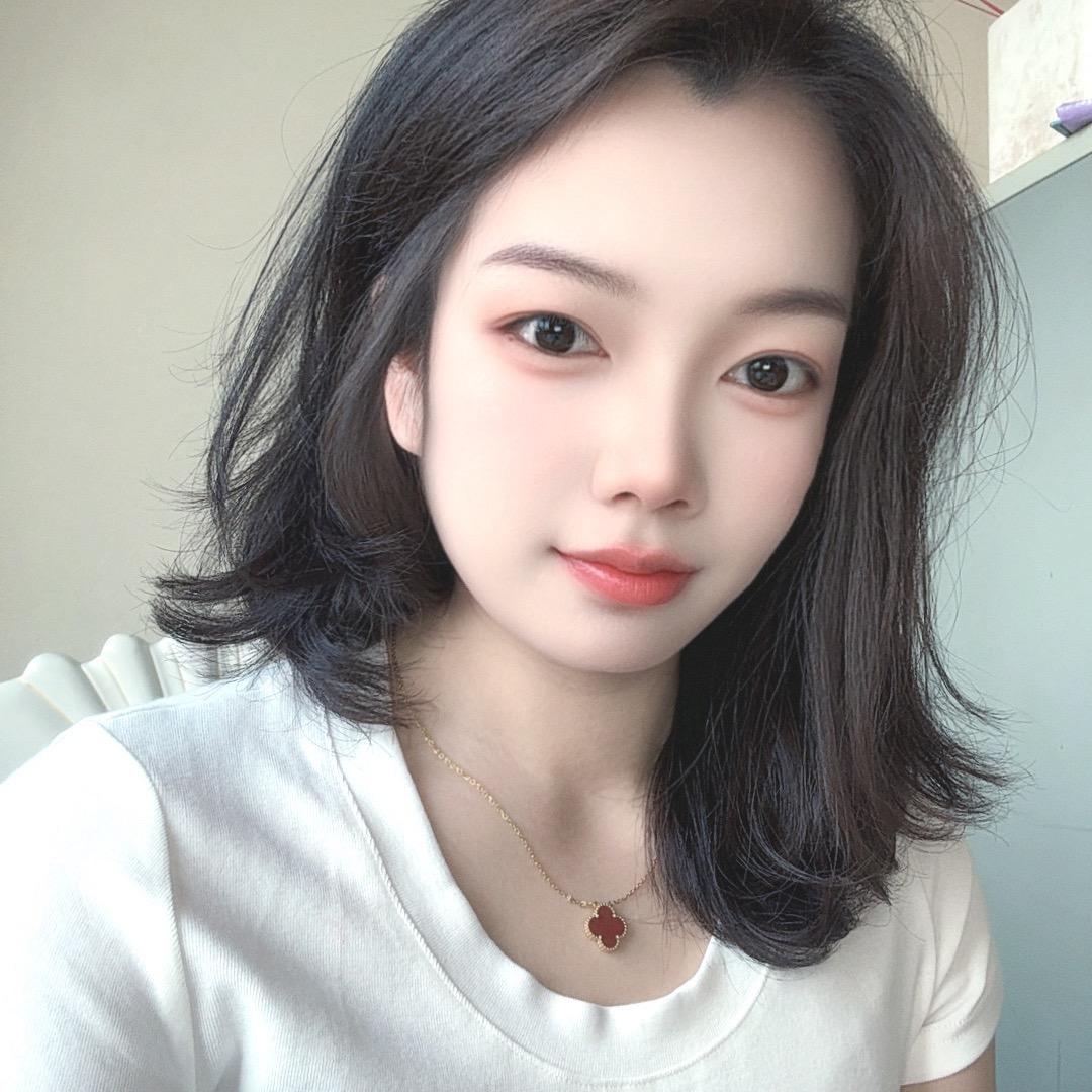 李静娴。