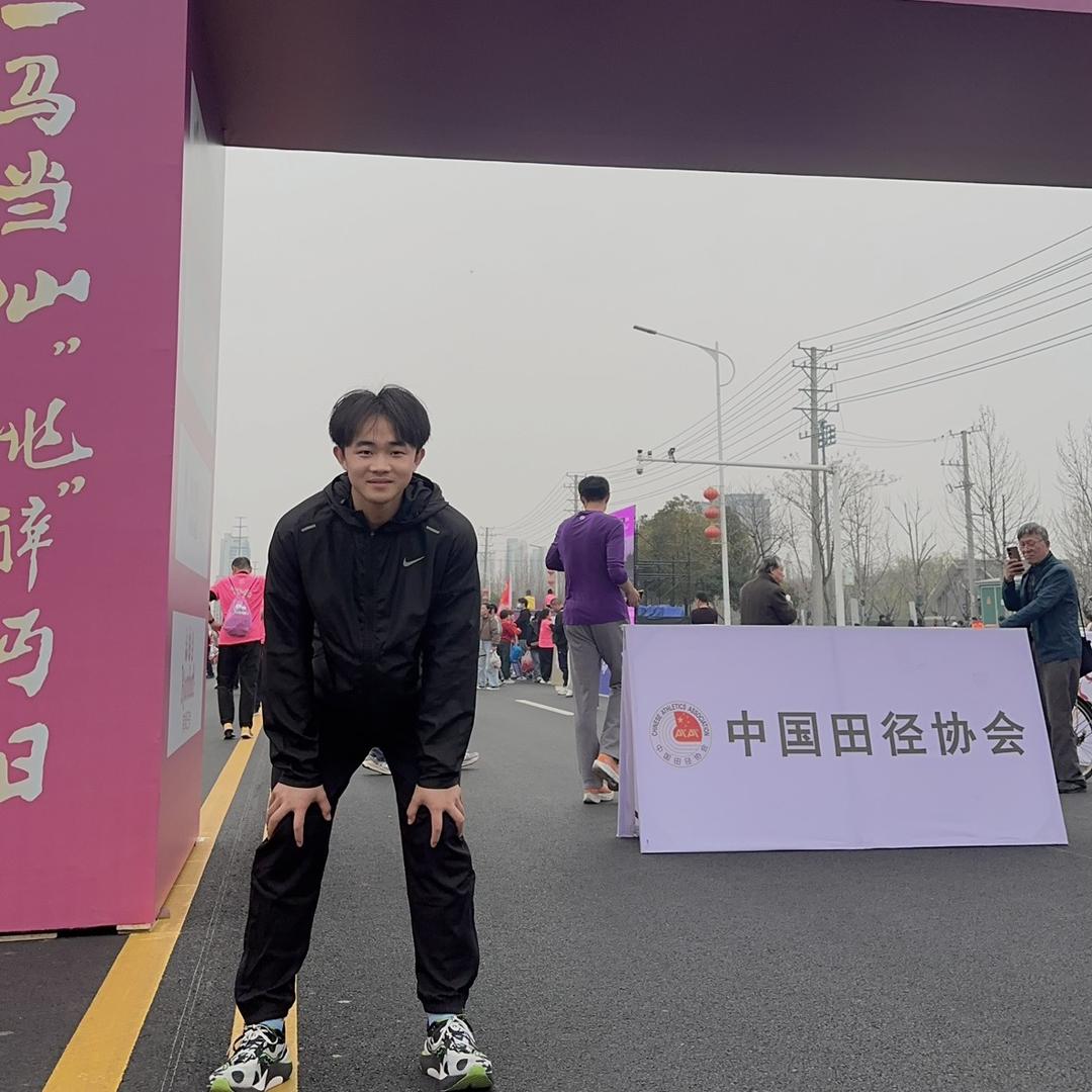 爱吃橙子的乌鸦