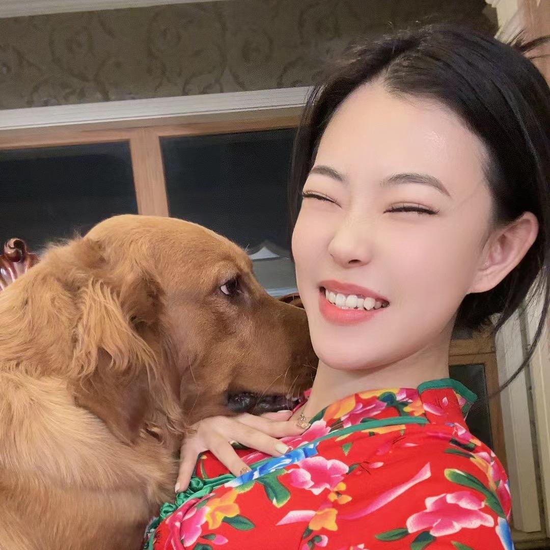 小甜儿爱吃吃