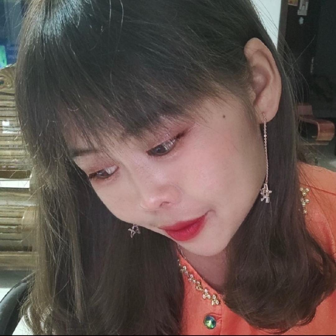 瑞丽市梁海龙服装店的小店个体店