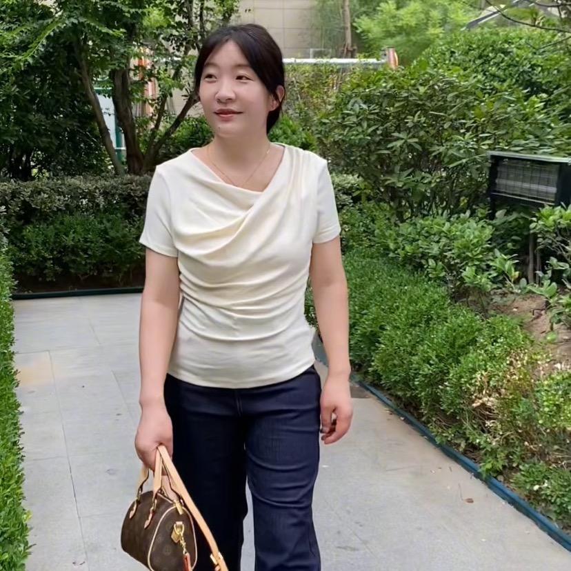 小个子微胖的曦曦妈