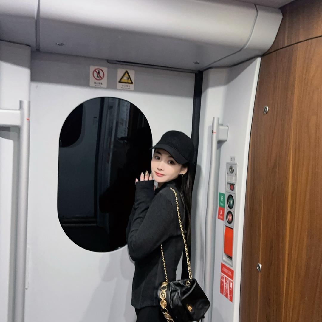 张小青高端女装 上新中