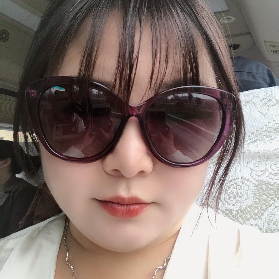 钟美莲：小石头~兴威烟花爆竹，红星艺术团