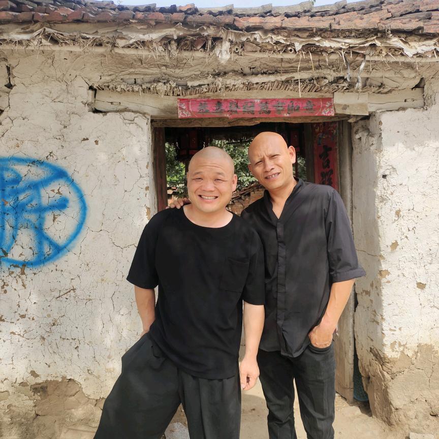 光头兄弟@