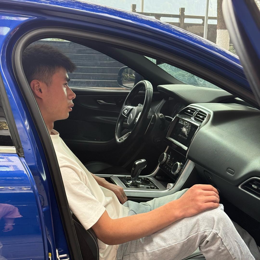 乐山沙湾伦泽汽车租赁