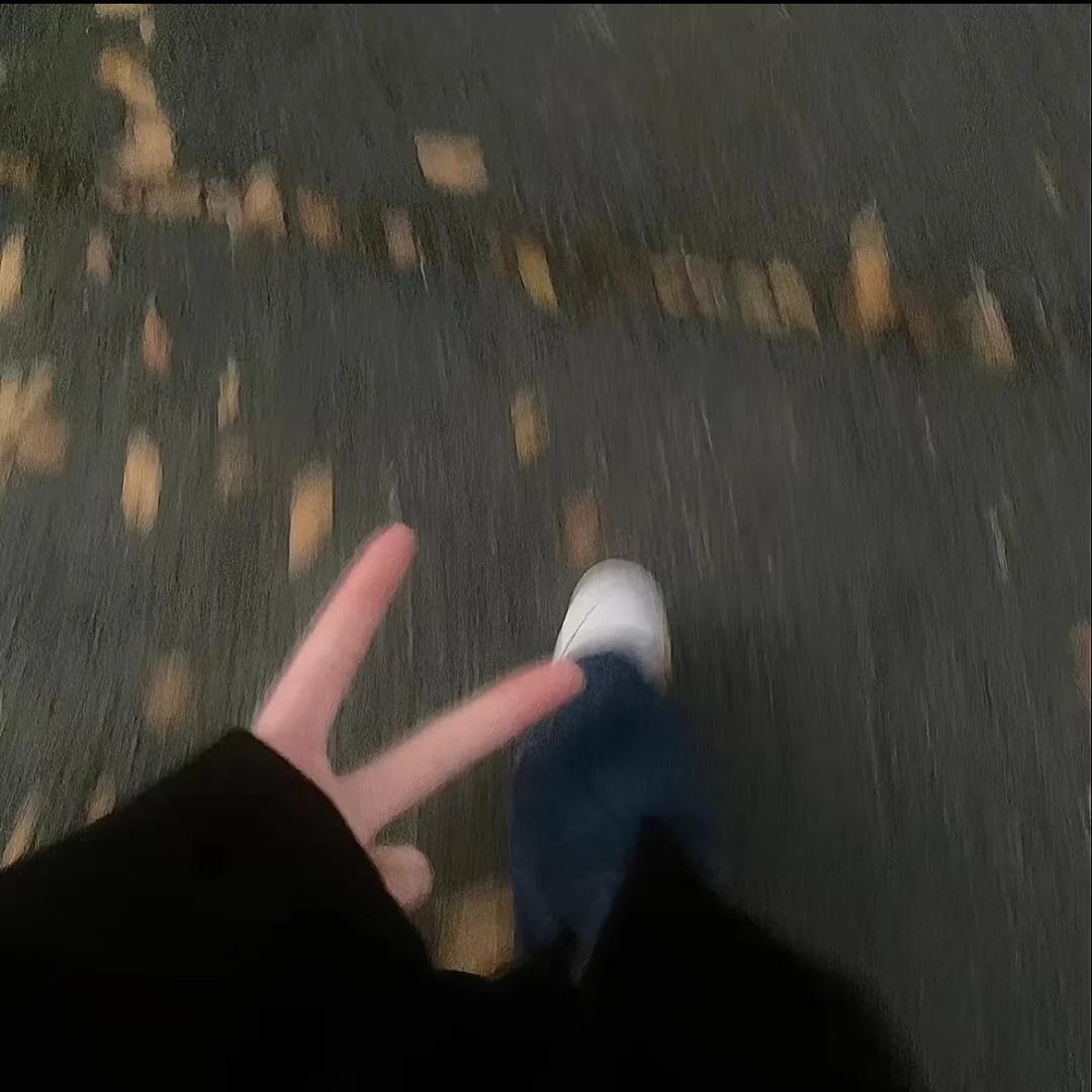✔