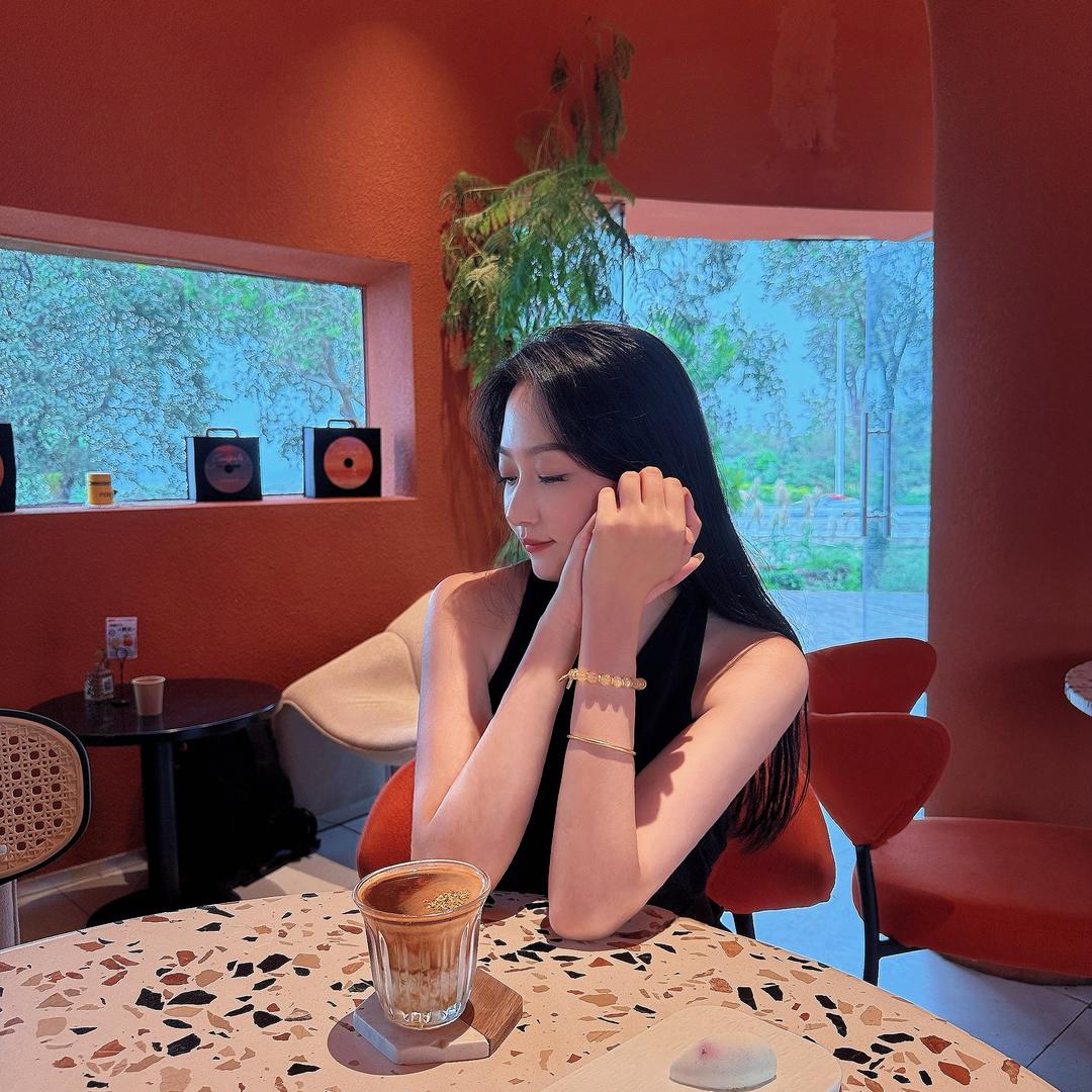 一只小兔子🐰